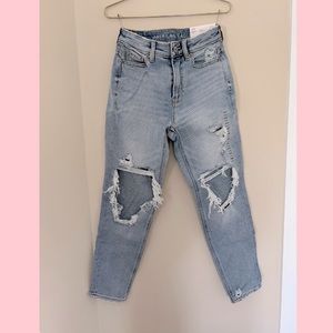 American Eagle Mom Jeans! BRAND NEW WITH TAGS